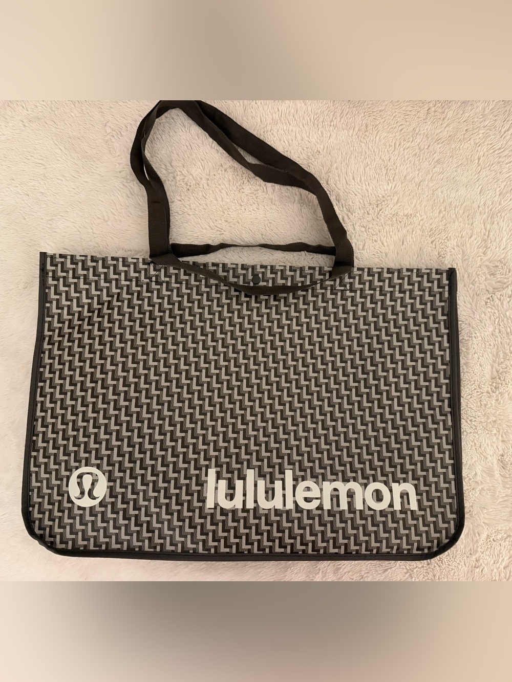 Lululemon XLarge Reusable Shopping Tote Nylon 4Handle,Snap Closed,Brown/Blk Logo